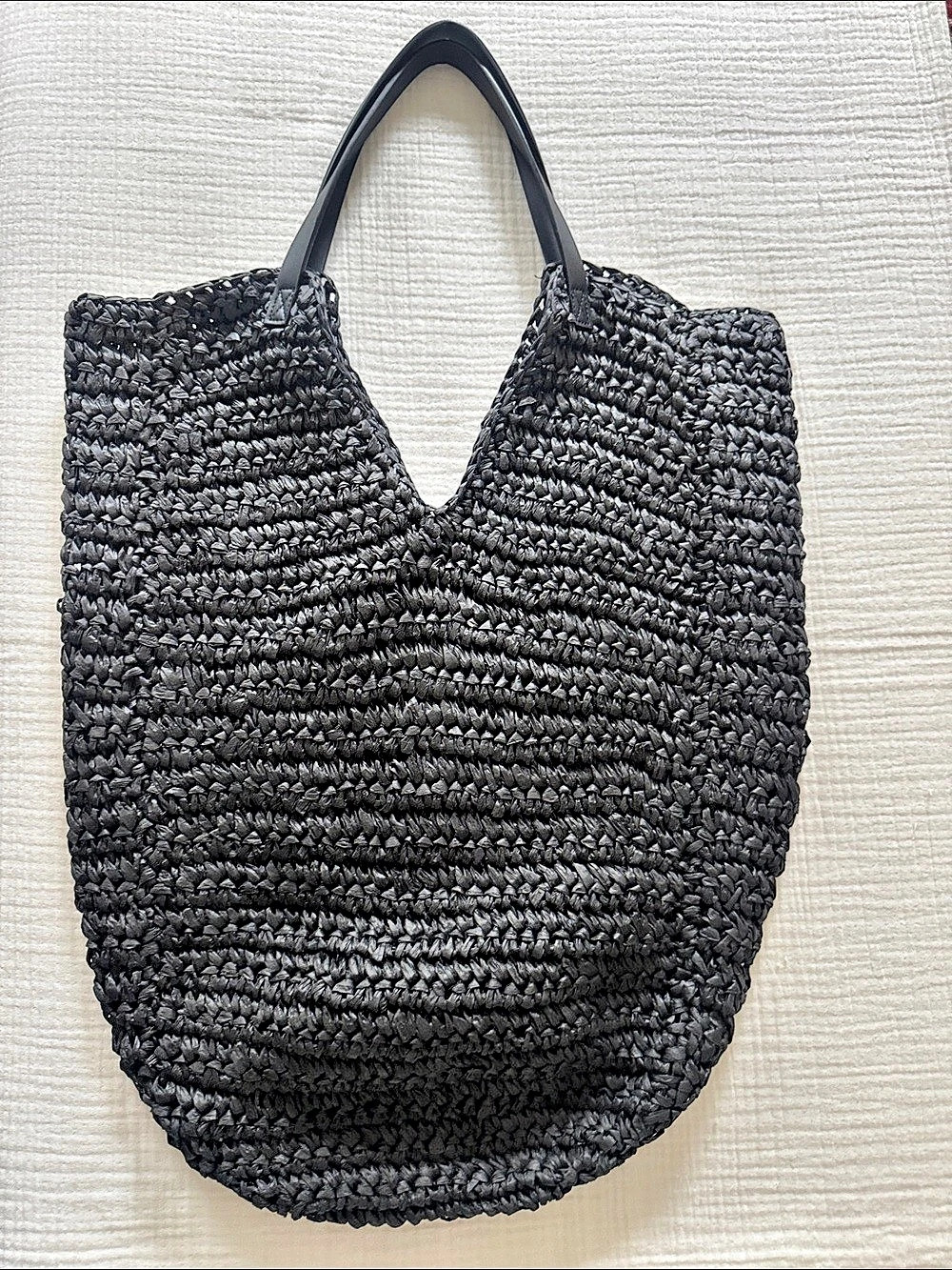 Banana Republic Woven Straw Tote in Black. NWOT